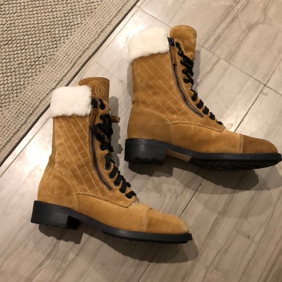 Chanel 39 brown suede and shearling boots